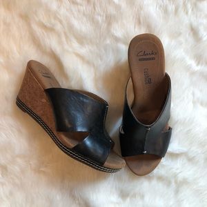 Like new Clarks Helio Island Wedge Sandal